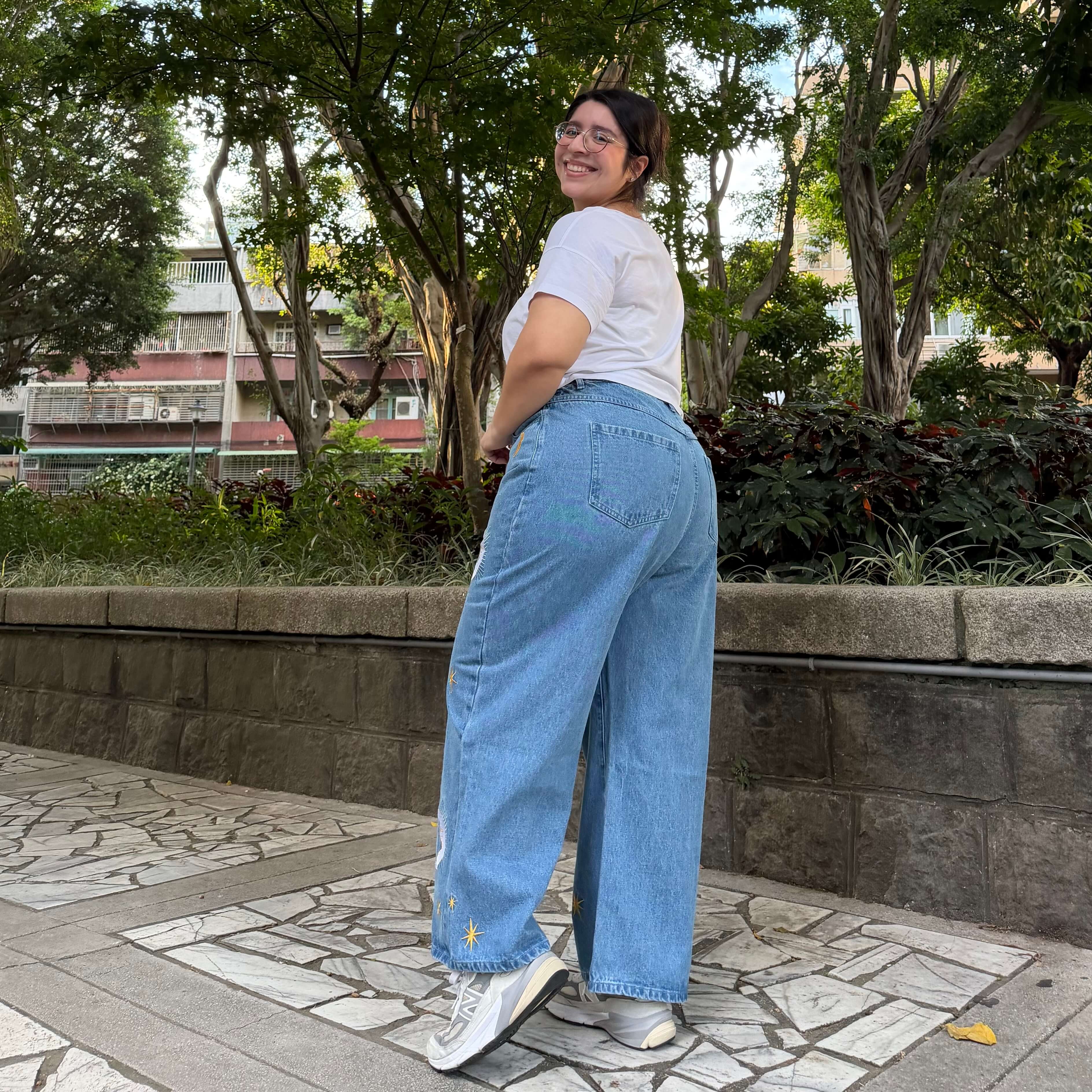 Celestial 29" Inseam Jeans - Light Wash